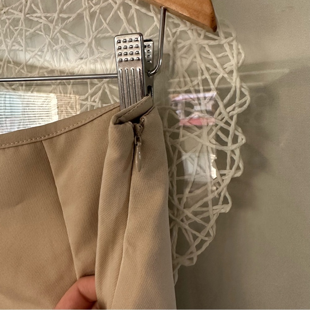 PRETTYLITTLETHING Mini Skirt - Picture 4 of 5